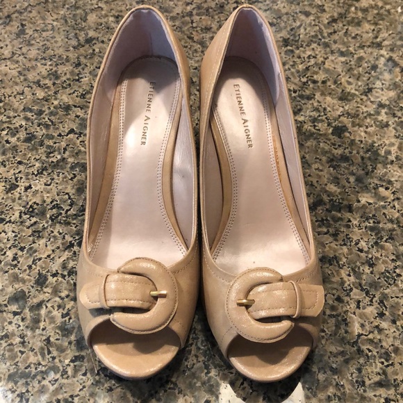 Etiene Aigner opened toed heel - Picture 3 of 3